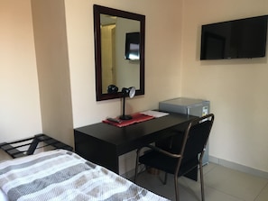 Habitación estándar doble, 1 cama de matrimonio | Servicio de la habitación