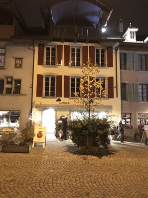 Façade de l’hébergement - soirée/nuit