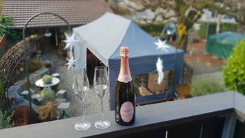 Suite, Garden View | Terrace/patio