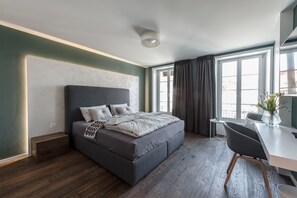 ห้องดับเบิล, วิวเมือง | เครื่องนอนระดับพรีเมียม, โต๊ะทำงาน, พื้นที่ทำงานแบบใช้แล็ปท็อป