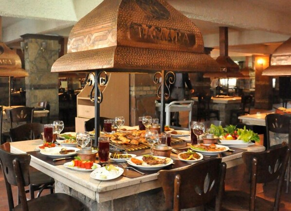 Se sirven desayunos, almuerzos y cenas