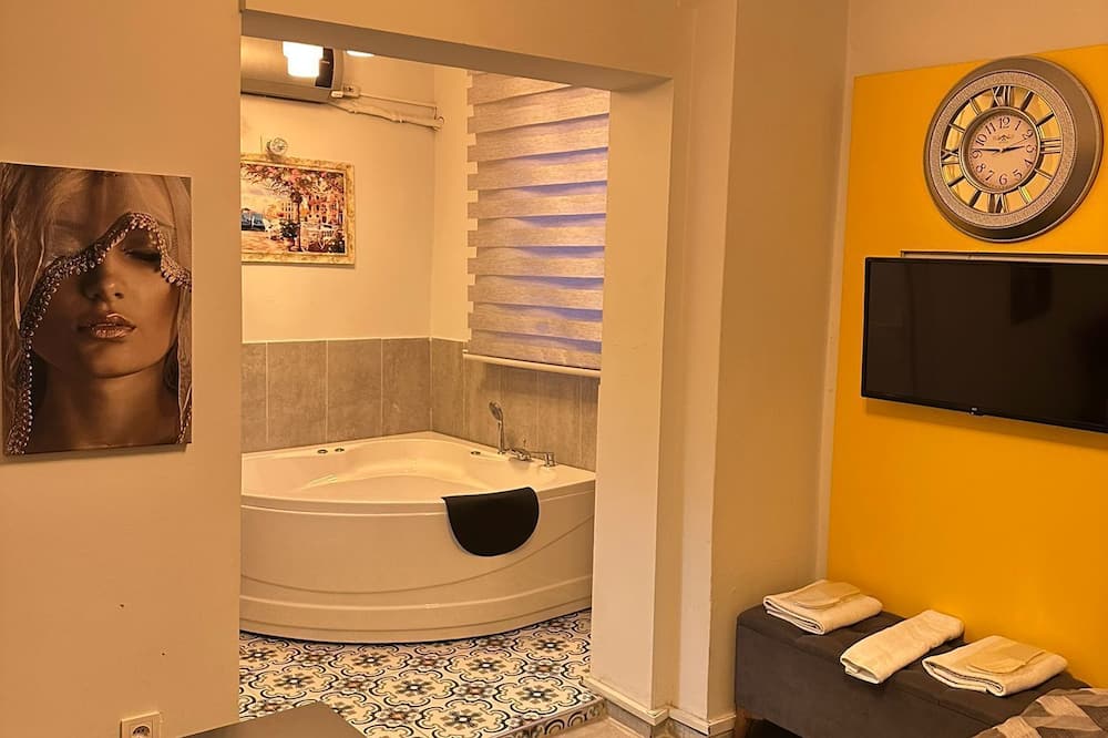Evin Suit Hotel