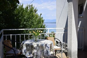 Appartement, vue sur la mer | Balcon