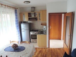 Private kitchen - Apartment Sabina & Grapes (Malinska-Dubasnica)