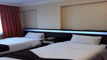 1 bedroom, minibar, desk, iron/ironing board