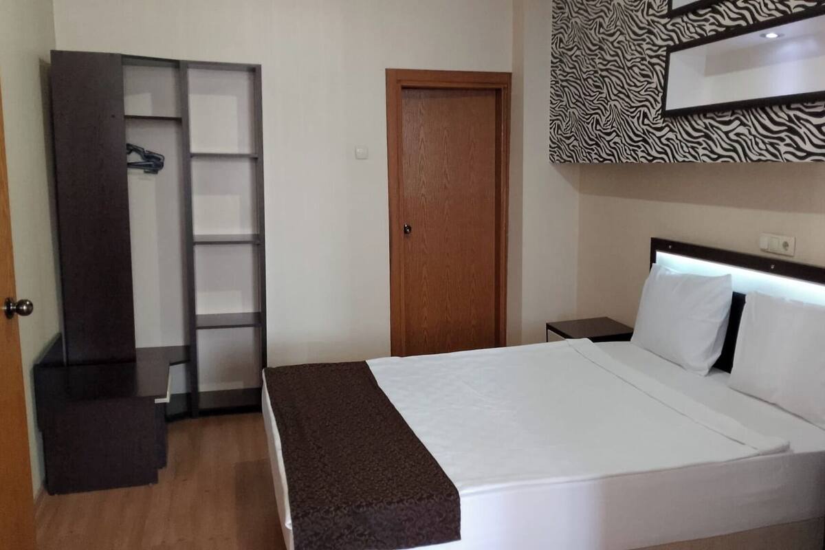 1 bedroom, minibar, desk, iron/ironing board (on request)