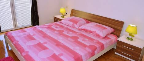 Apartment, 1 Bedroom | 1 bedroom, desk, soundproofing, WiFi (free)
