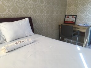 Standard Room, 1 Double Bed | Individually decorated, individually furnished, desk, iron/ironing board - Boseja Guest House (Maun)