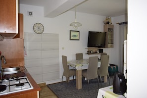 Apartment, 2 Bedrooms | Living area