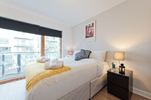 Deluxe Apartment | Premium bedding, in-room safe, individually decorated - Sweet Inn - Gallery Quay (Dublin)