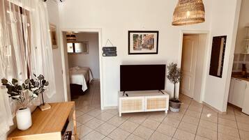 Leilighet, 1 soverom (Street) | Oppholdsområde | Flatskjerm-TV