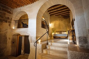 Royal Suite, Courtyard View | 1 bedroom, in-room safe, individually decorated, individually furnished