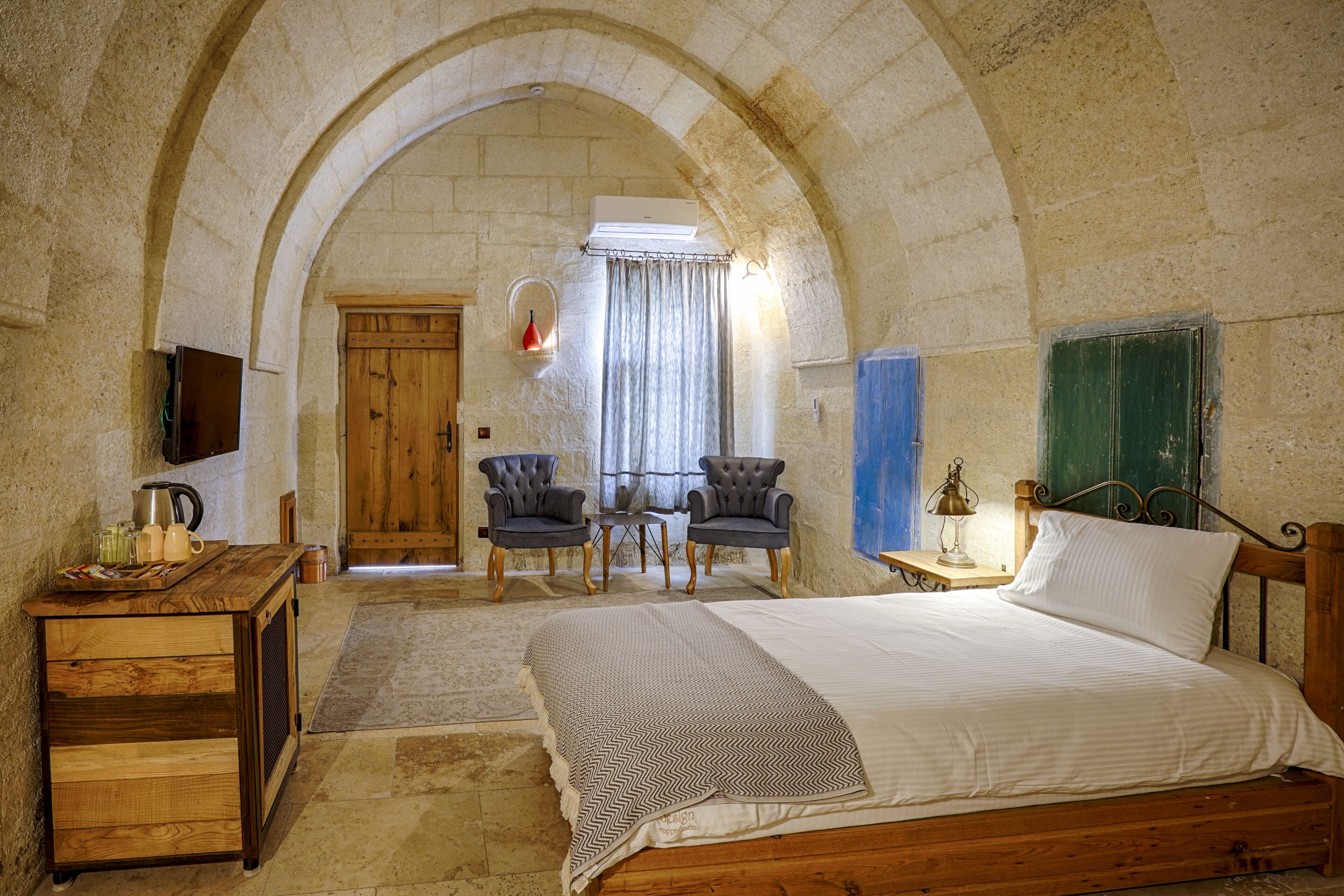 suite, courtyard view | view from room