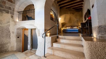 Suite – royal, bakgårdsutsikt | 1 soverom, safe på rommet, individuelt dekorert og individuelt innredet