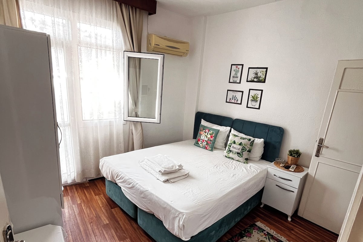 Standaard kamer, 1 twee- of 2 eenpersoonsbedden | Een strijkplank/strijkijzer, gratis wifi, beddengoed