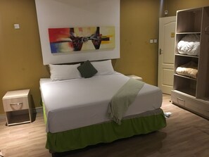 Comfort Double Room | Meja, seterika/papan seterika, Wi-fi percuma, cadar katil 