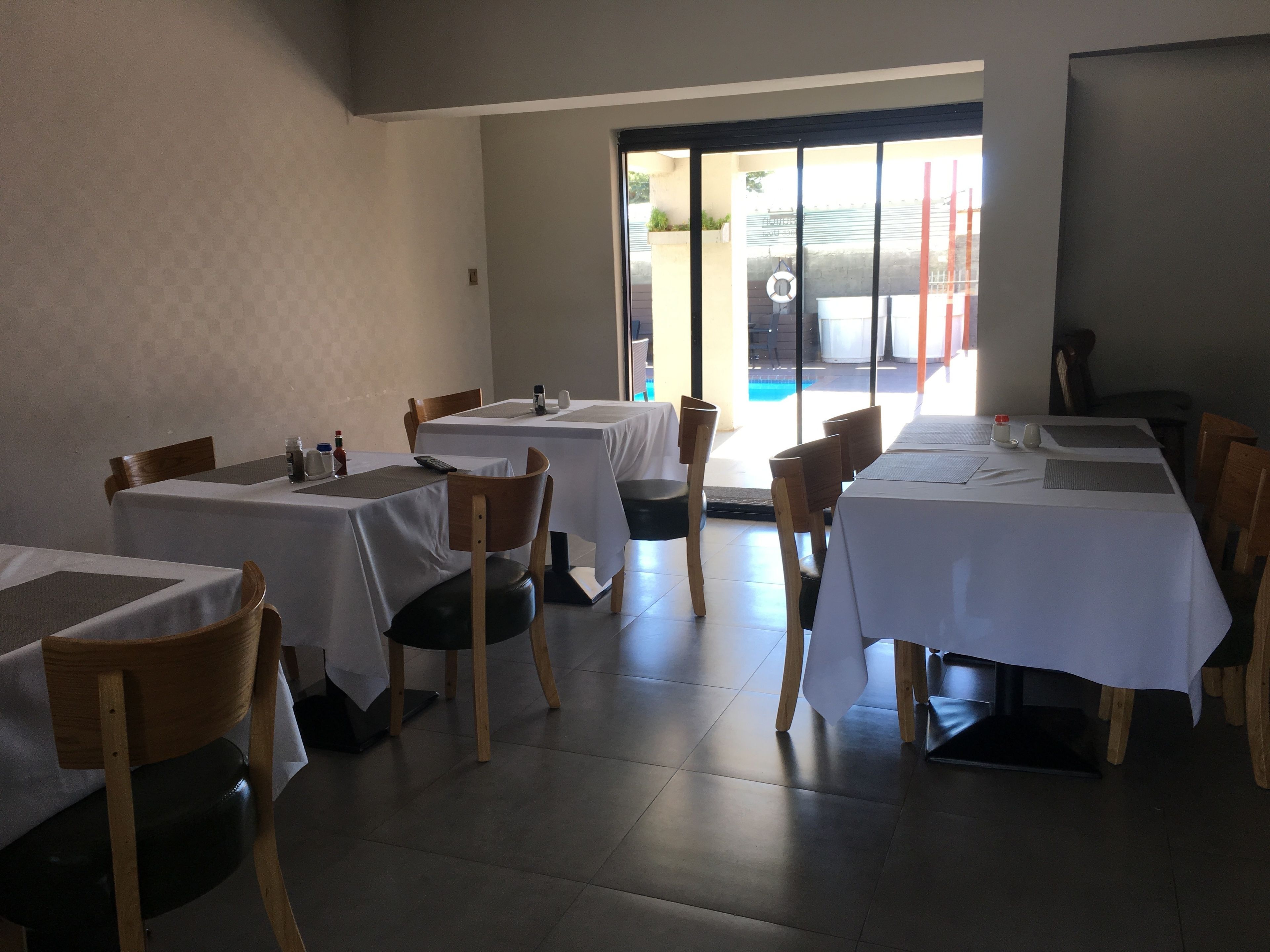 Spécialités Cuisine locale et internationale