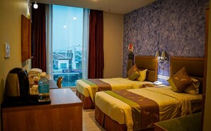 In-room safe, desk, iron/ironing board, rollaway beds - K Garden Hotel Ipoh (Ipoh)