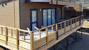 Chalet, 2 Bedrooms, 2 Bathrooms | Teres/patio