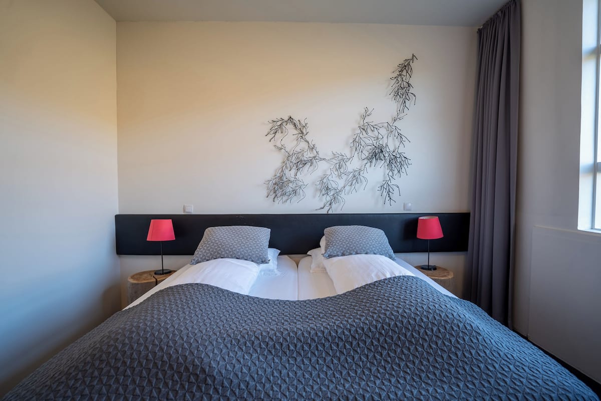 Comfort Triple Room, Private Bathroom | 1 bedroom, individually furnished, desk, laptop workspace