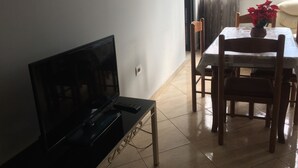 Panoramic Apartment | Private kitchen | Toaster - Tirana View Apartment (Tirana)