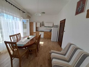 Family Apartment (1) | Living area | Flat-screen TV