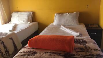 Standard Twin Room, 2 Twin Beds | Individually decorated, individually furnished, desk, laptop workspace