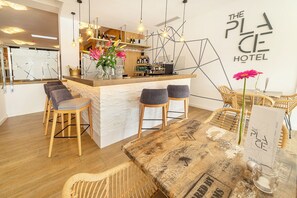 住宿內酒吧