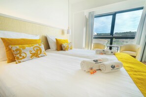 1 bedroom, premium bedding, down duvets, minibar