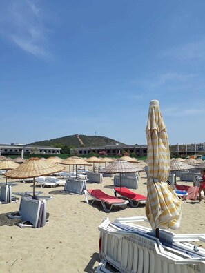 Beach nearby - Cavdar Hotel (Ayvalik)