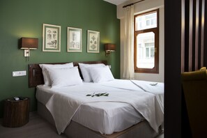 Betten mit Memory-Foam-Matratzen, Minibar, Zimmersafe