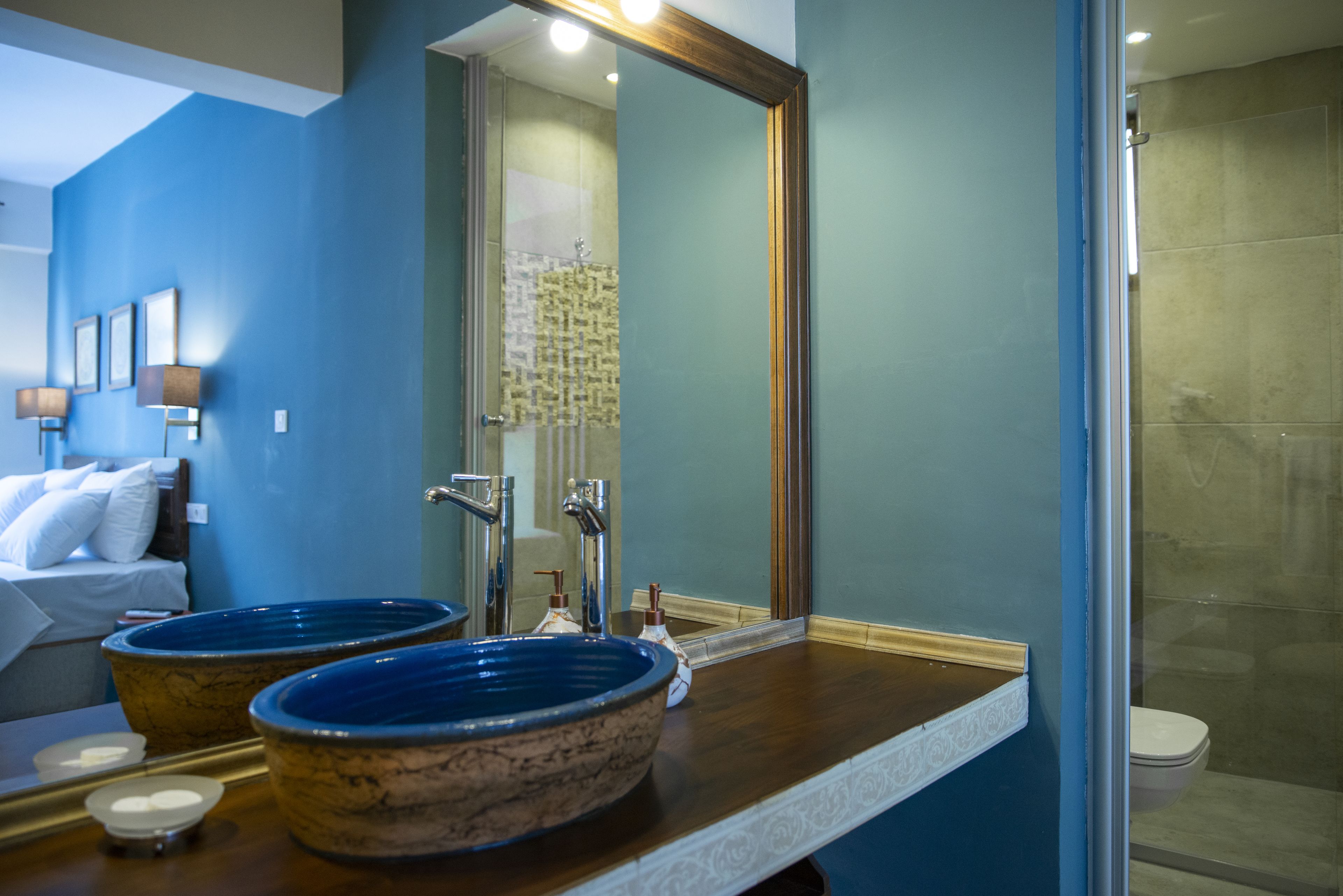 shower, free toiletries, hair dryer, slippers