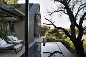 Suite | Premium bedding, free minibar items, in-room safe, desk