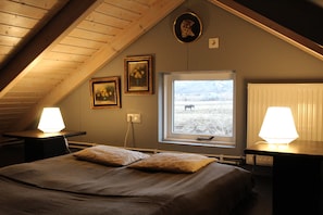Cabin, 2 Bedrooms | Blackout drapes, soundproofing, free WiFi, bed sheets