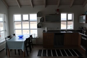 Cabin, 2 Bedrooms | Private kitchen | Fridge, microwave, oven, stovetop