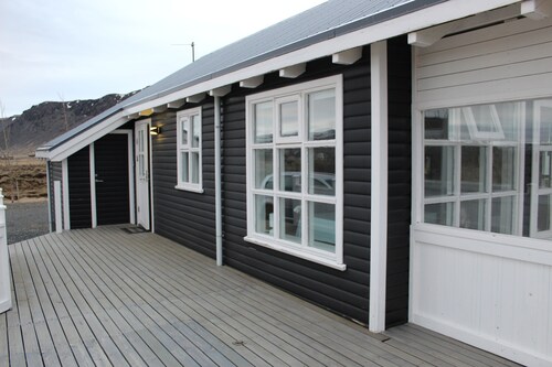 The Black Pearl - Hrafnagil