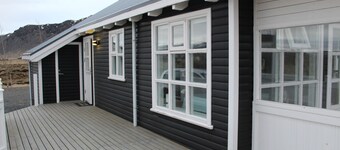 The Black Pearl - Hrafnagil