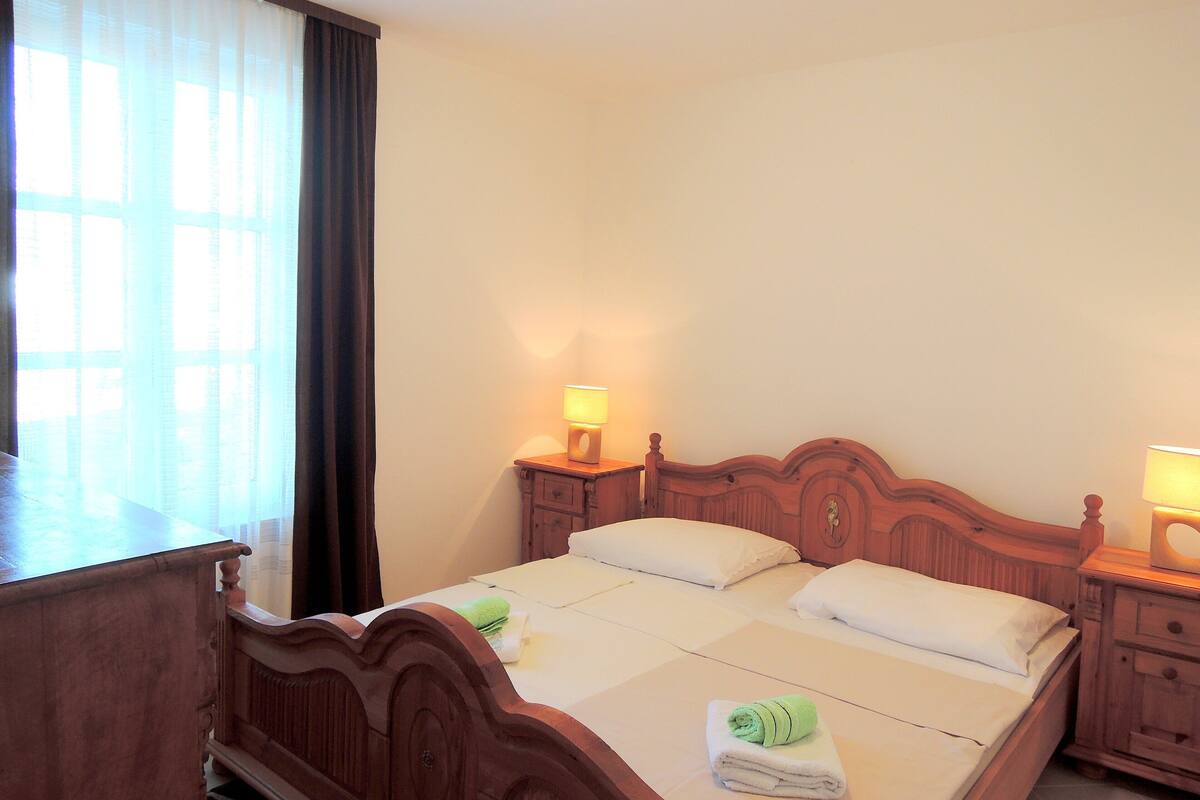 Apartment (2) | 1 bedroom, soundproofing, WiFi (free), bed sheets