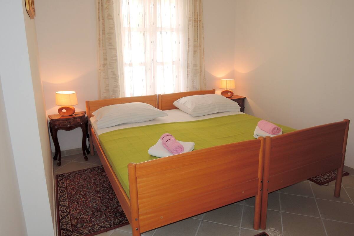 Apartment (1) | 1 bedroom, soundproofing, WiFi (free), bed sheets