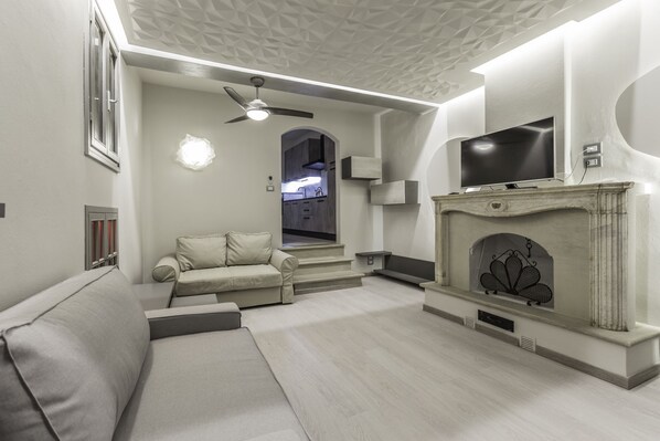 Deluxe Apartment, 1 Bedroom | Living area