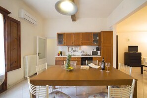 In-room dining - Appartamento Ricasoli (Florence)