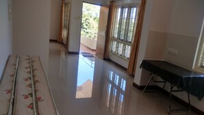 Penthouse | WiFi (free) - Aloka Residency (Somvarpet)