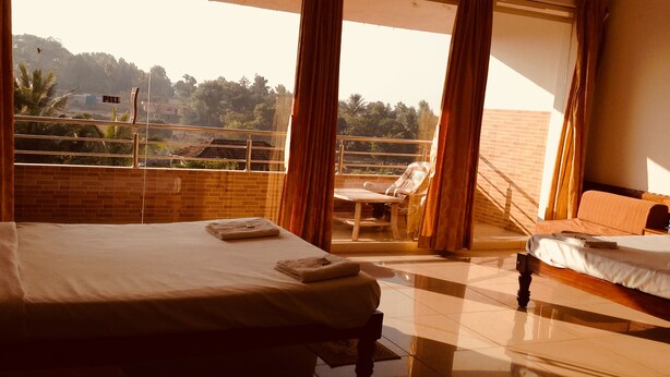 Suite | WiFi (free) - Aloka Residency (Somvarpet)
