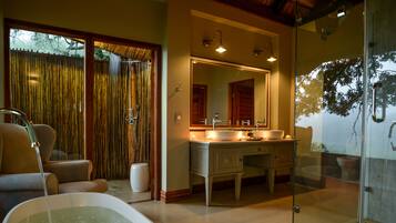 Separate bathtub and shower, deep-soaking bathtub, rainfall showerhead