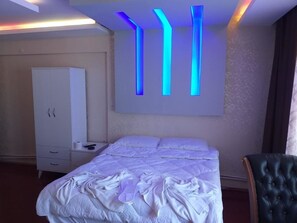 Comfort Room | Blackout drapes, soundproofing, iron/ironing board, free WiFi - Blue Tower Suit Hotel (Istanbul)