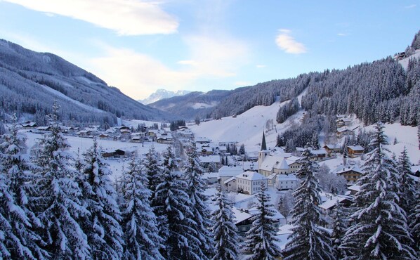 Unclassified image, 1 of 45, button