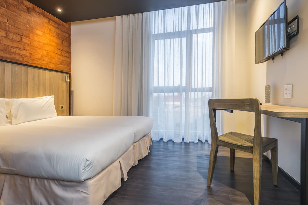 In-room safe, desk, laptop workspace, free WiFi