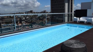 Outdoor pool, sun loungers