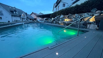 Innenpool, beheizter Pool