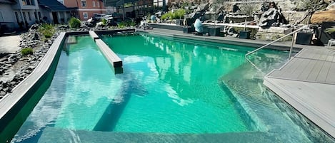 Sisäuima-allas, lämmitetty uima-allas